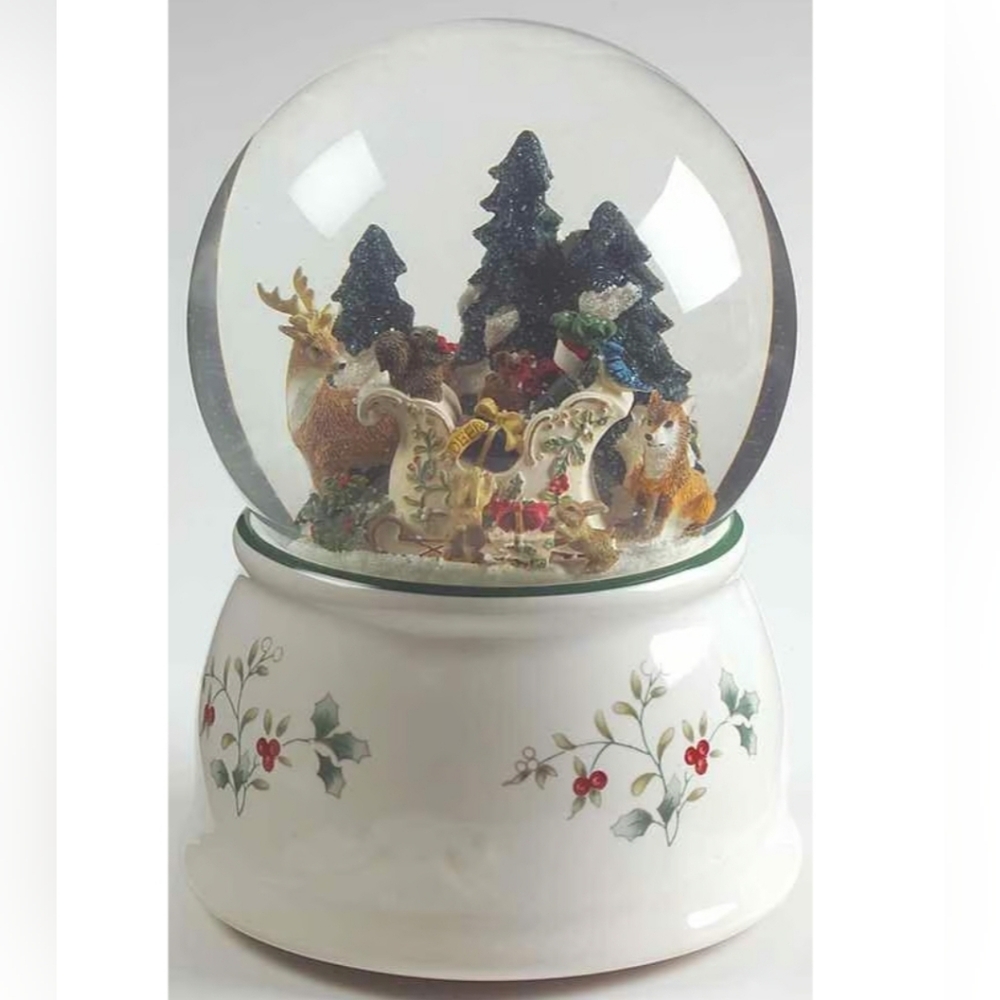 Vintage Pfaltzgraff Winterberry Musical Snow Globe "I'll Be as"